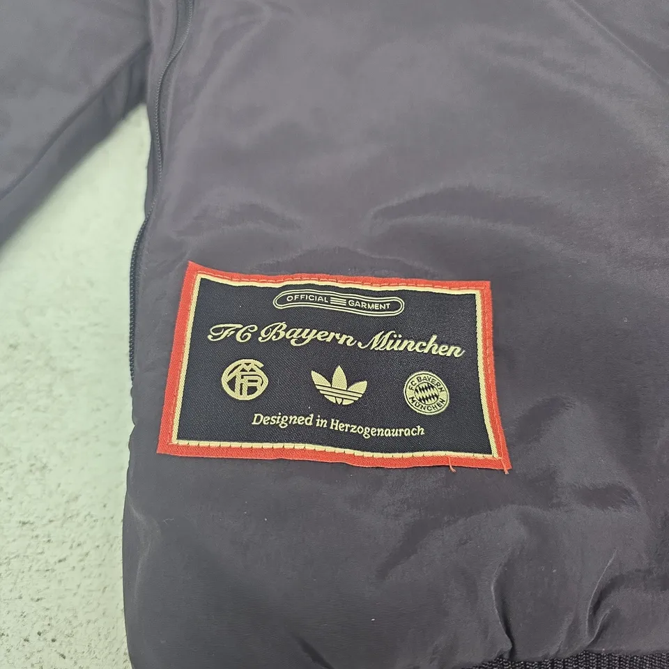 ADIDAS BAYERN MUNICH OFFICIAL GARMENT LARGE JACKET