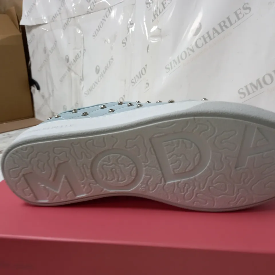 BOXED MODA SIZE 6 LIGHT BLUE  LEATHER ADELAID LACE UP QUILTED TRAINERS 