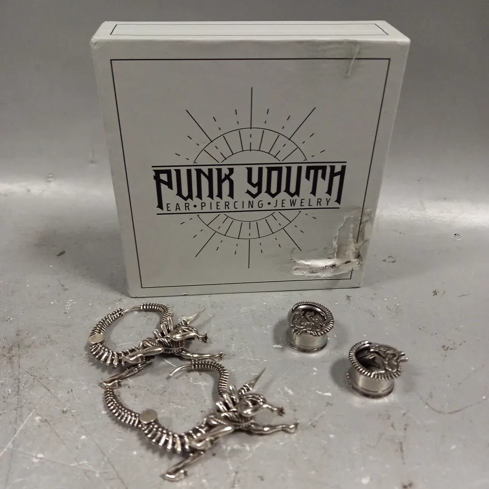 BOXED PUNK YOUTH ALIEN EARRING & TUNNEL SET 