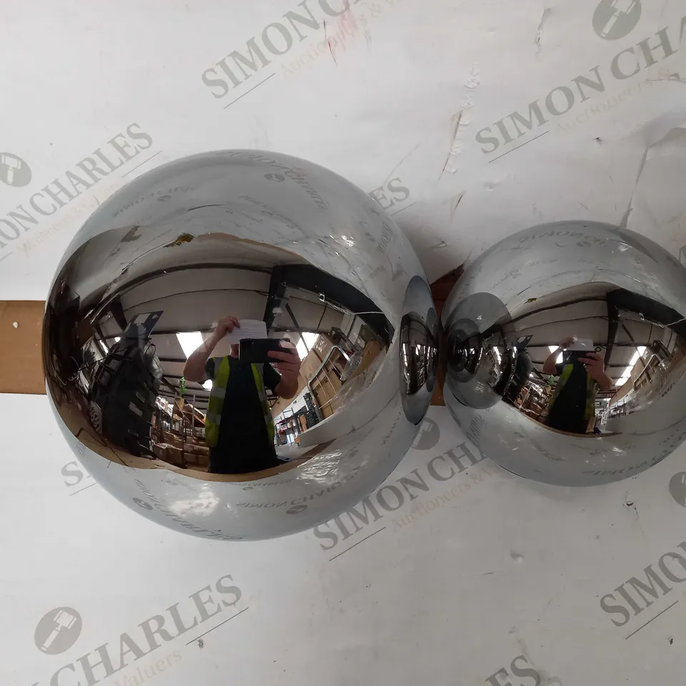 BOXED KELLY HOPPEN SET OF 2 INDOOR OUTDOOR PRELIT GLASS DECOR - REFLECTIVE ORBS
