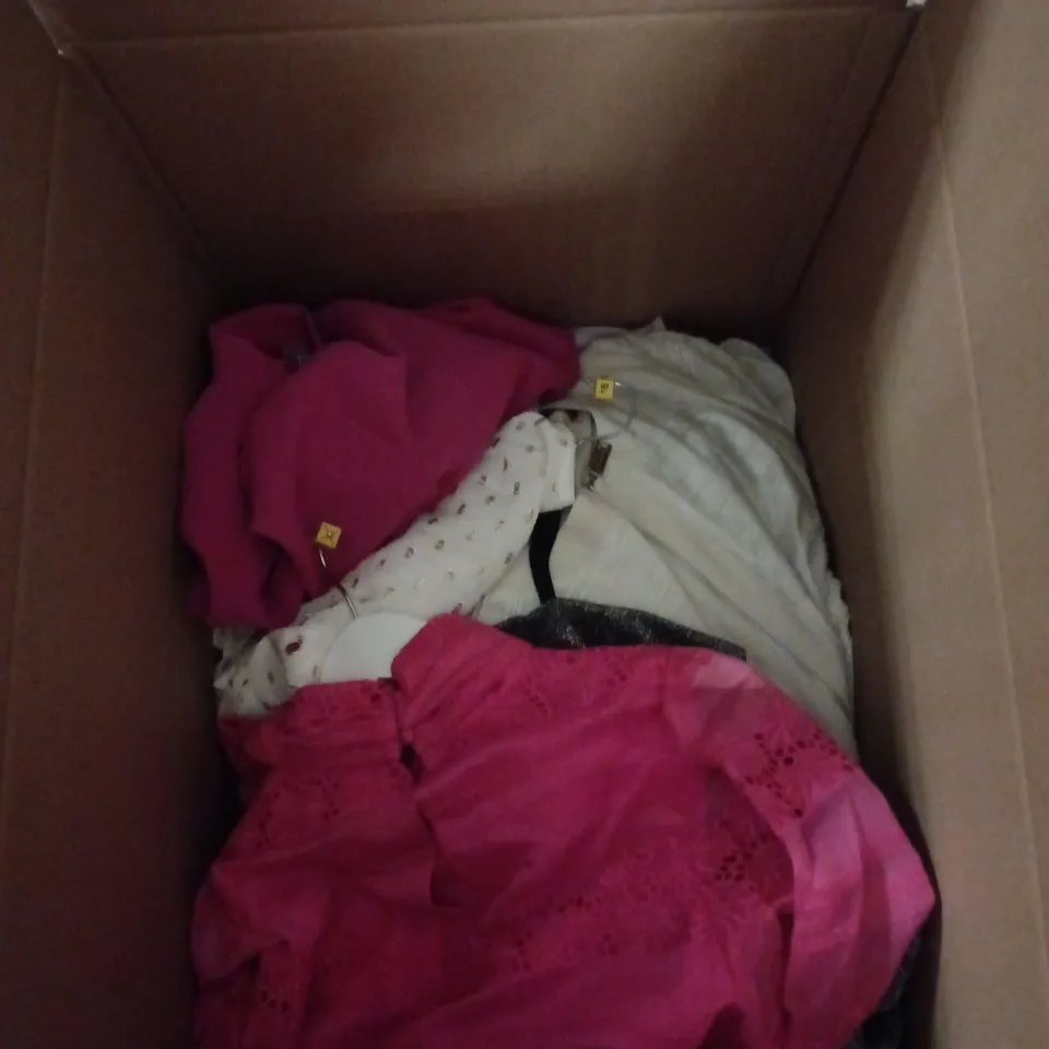 BOX OF APPROXIMATELY 10 ASSORTED CLOTHING ITEMS TO INCLUDE FEE G, LIBRA, FRANK LYMAN ETC