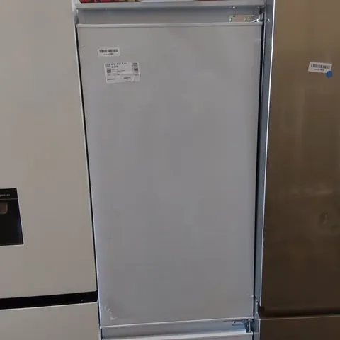 SIA RFI104 70/30 INTEGRATED FRIDGE FREEZER - UNPROCESSED RAW RETURN