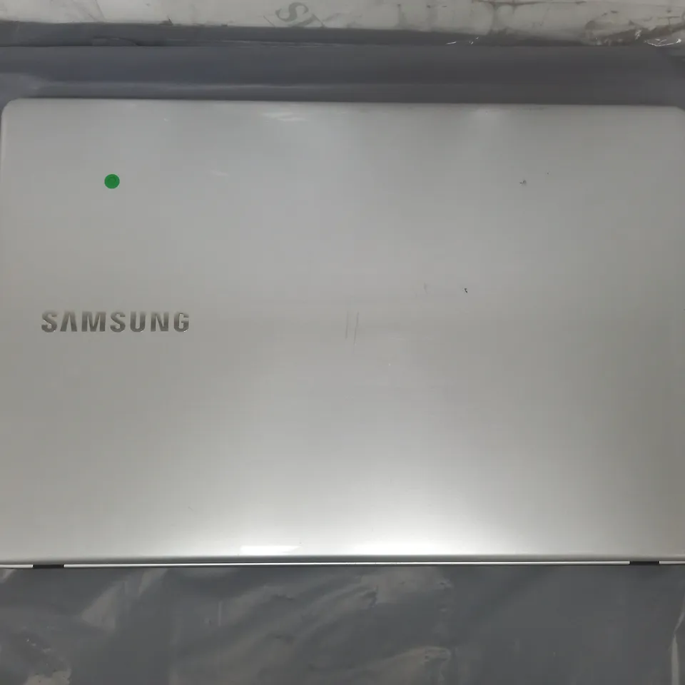 SAMSUNG 370R4E/370R4V/370R5E/3570RE/370R5V 15 INCH	I3-3110M 2.40GHZ