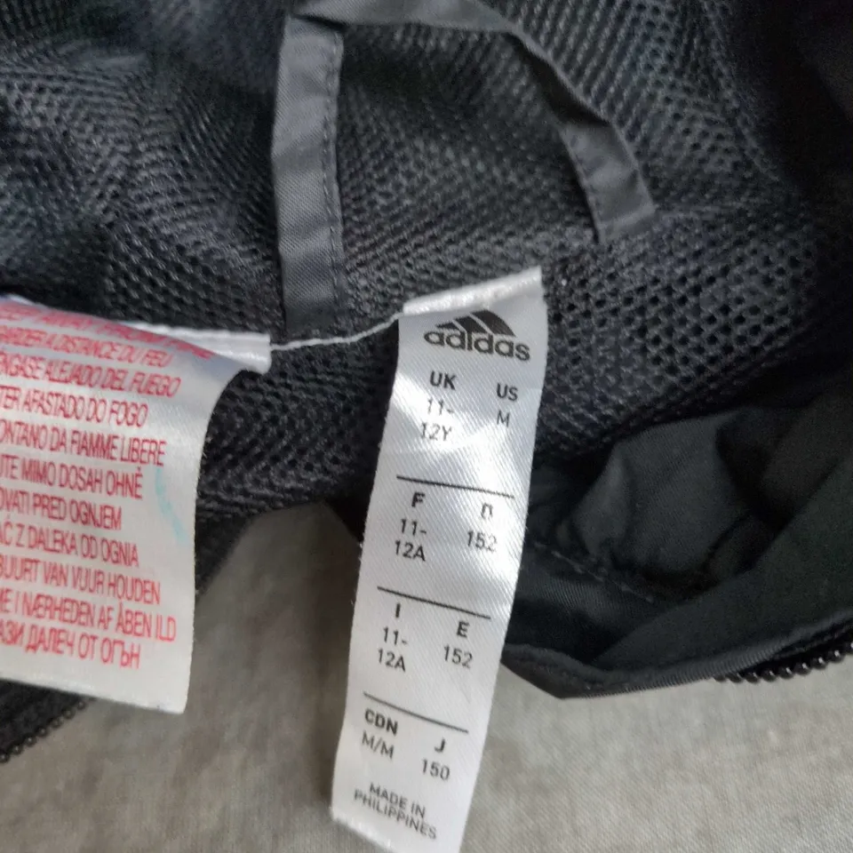 ADIDAS BLACK HOODED WINDBREAKER JACKET – KIDS UK 11-12A (AGES 11–12) 