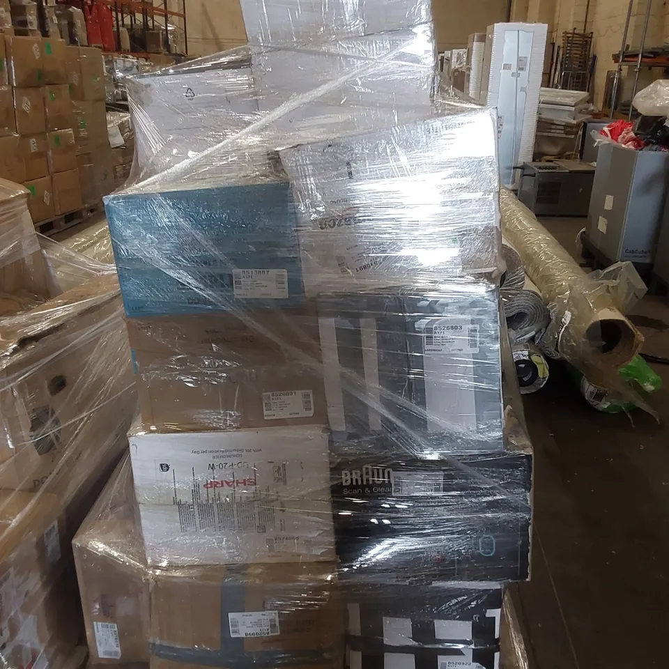 PALLET OF APPROXIMATELY 17 UNPROCESSED RAW RETURN HOUSEHOLD AND ELECTRICAL GOODS TO INCLUDE;