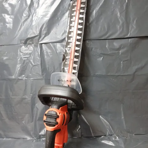 BLACK AND DECKER 500-WATT HEDGE TRIMMER - COLLECTION ONLY