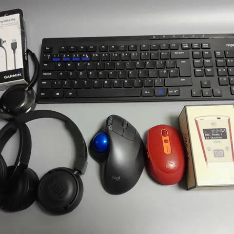 LOT OF 10 ASSORTED TECH ITEMS TO INCLUDE JBL WIRELESS HEADPHONES, LOGI M570 MOUSE AND APPLE REMOTES