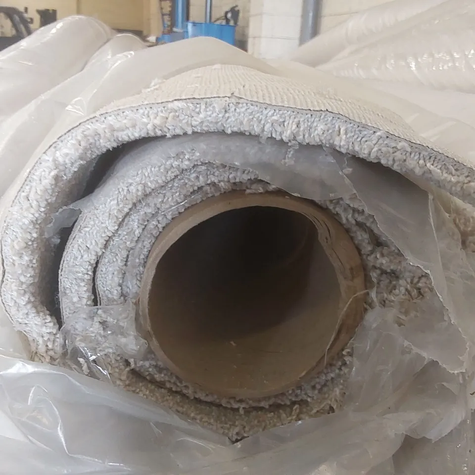 ROLL OF QUALITY FIRST IMPRESSIONS PEACEFUL CARPET - APPROXIMATELY 2 x 5m