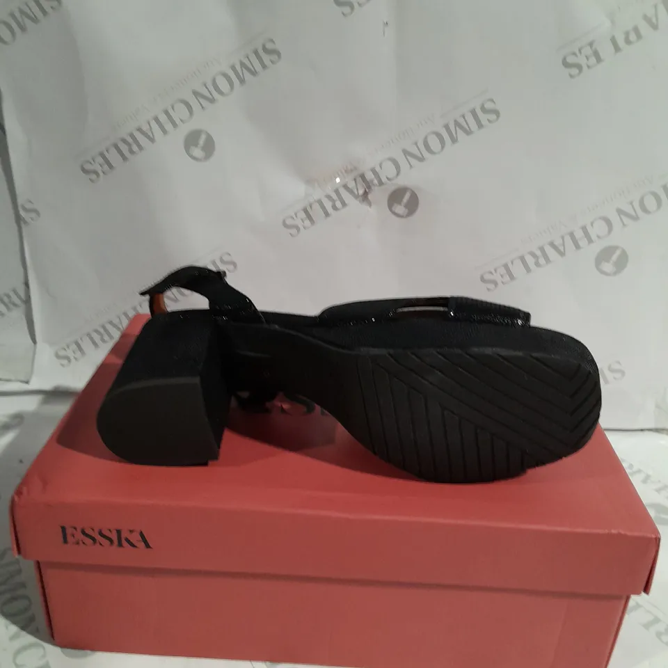 ESSKA BLACK HIGH HEELS SIZE 40