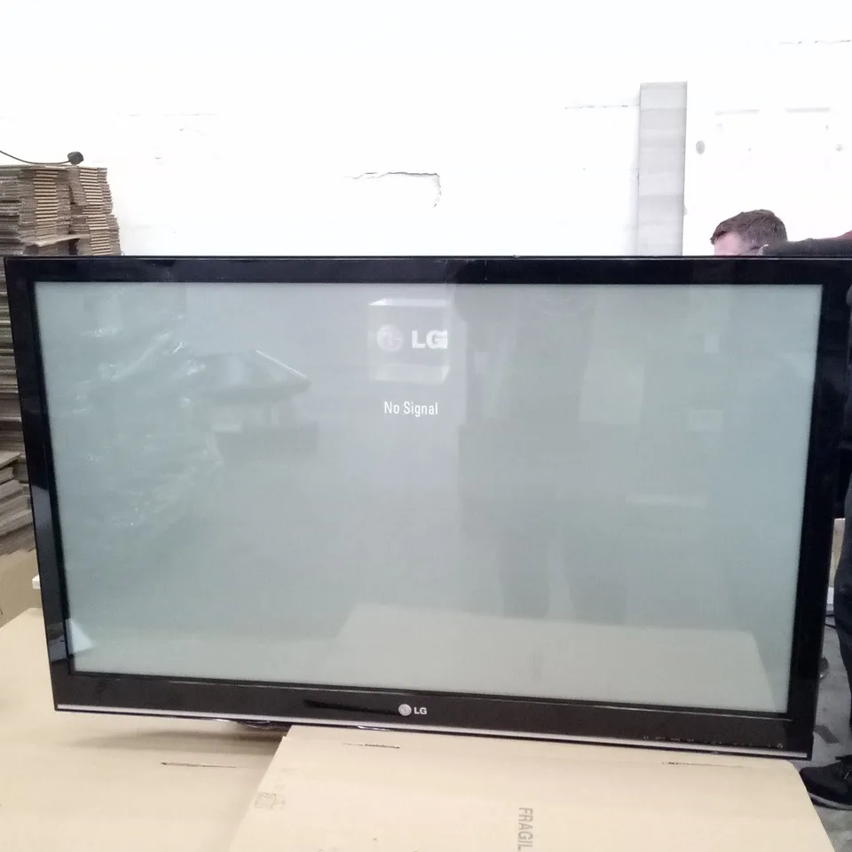 LG 42" TELEVISION 