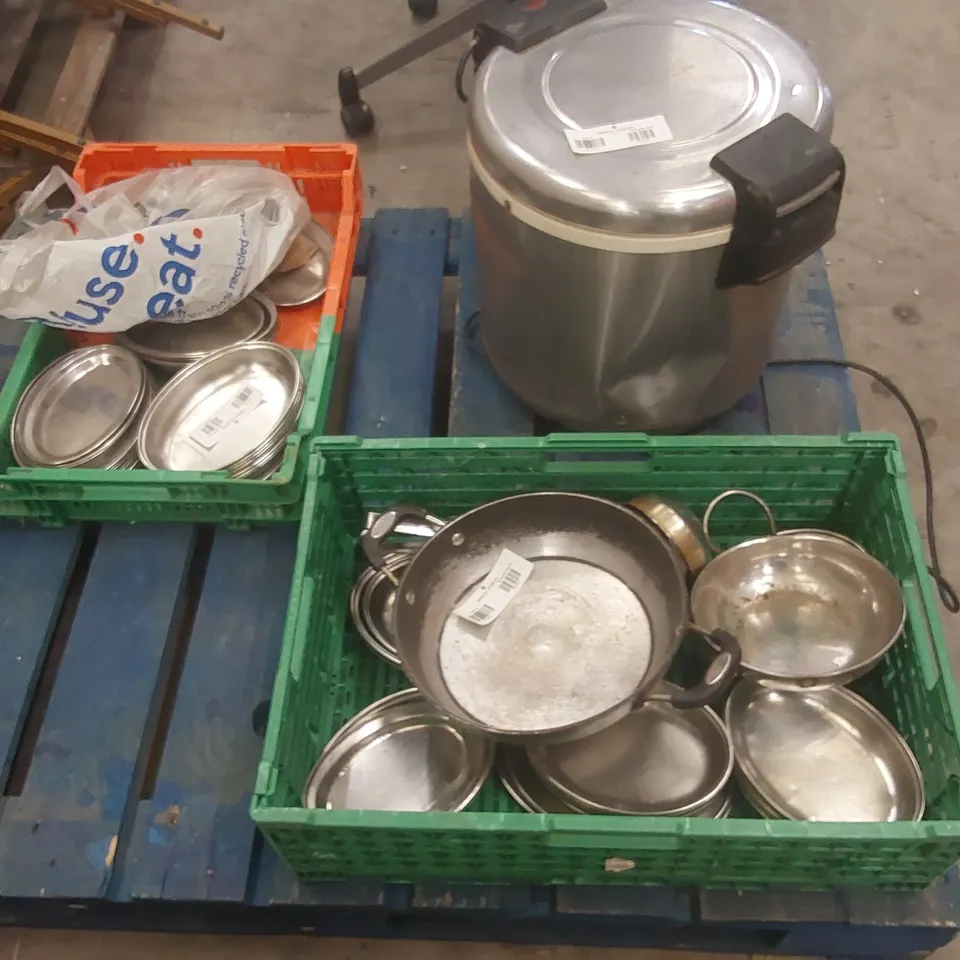 PALLET CONTAINING ASSORTED CATERING EQUIPMENT INCLUDING: DISHES, UTENSILS ECT