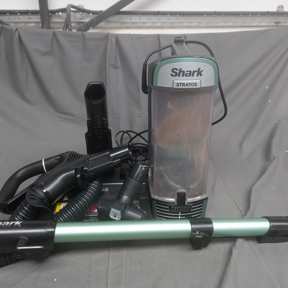 BOXED SHARK STRATOS UPRIGHT VACUUM CLEANER NZ860UK