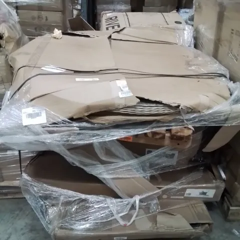 PALLET CONTAINING RATTAN AND GARDEN FURNITURE PARTS