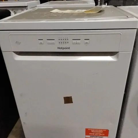 HOTPOINT FREESTANDING FULL SIZE DISHWASHER WITH RAPID WASH