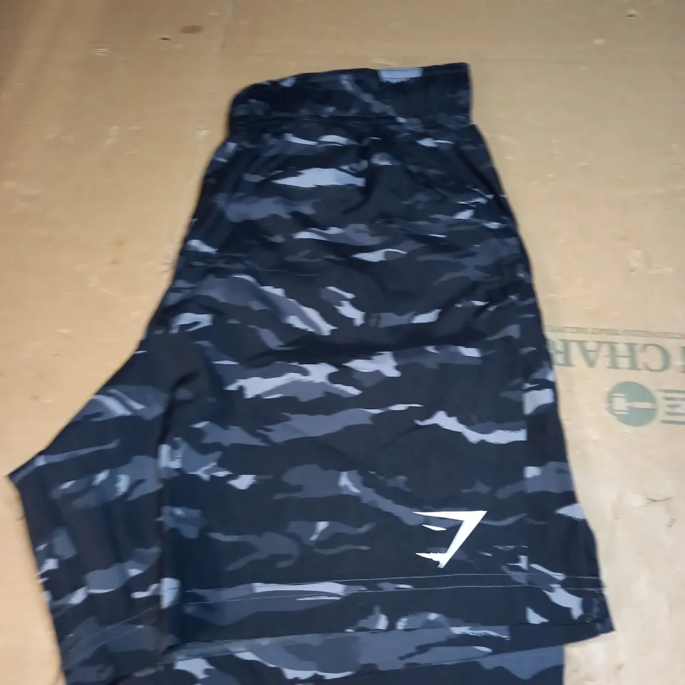 GYMSHARK CAMOUFLAGE TRANING SHORTS SIZE S