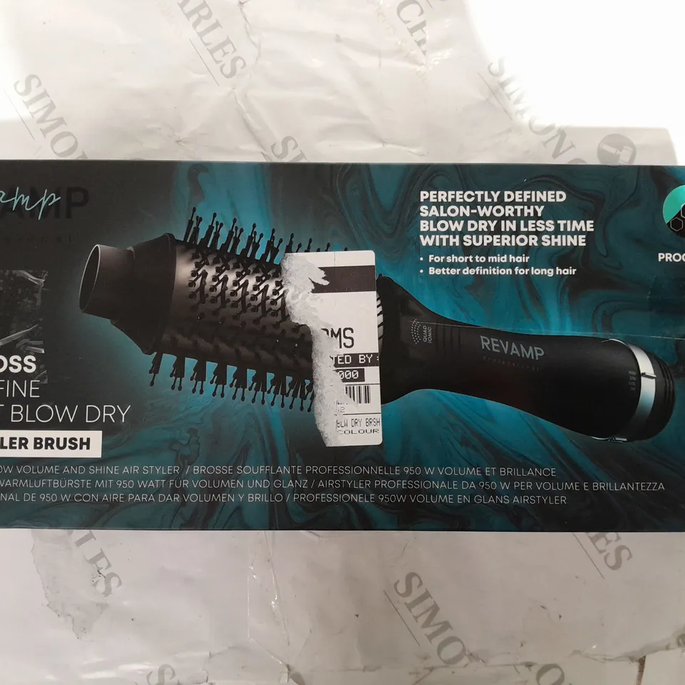 BOXED REVAMP PROGLOSS PRO DEFINE PERFECT BLOW DRY / SMALLER BURSH (DR-1950-GB)