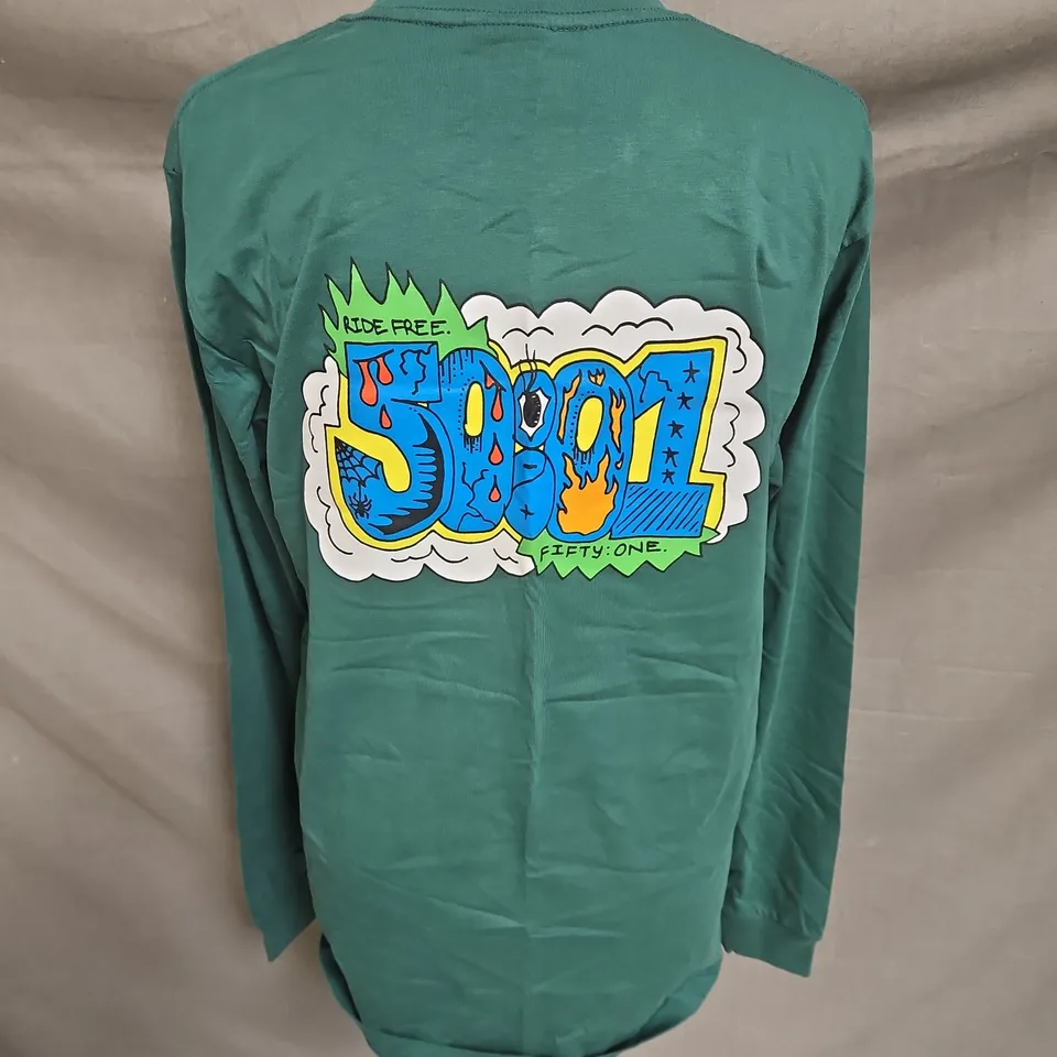 50TO01 LONG SLEEVE GRAPHIC TSHIRT IN GREEN SIZE M