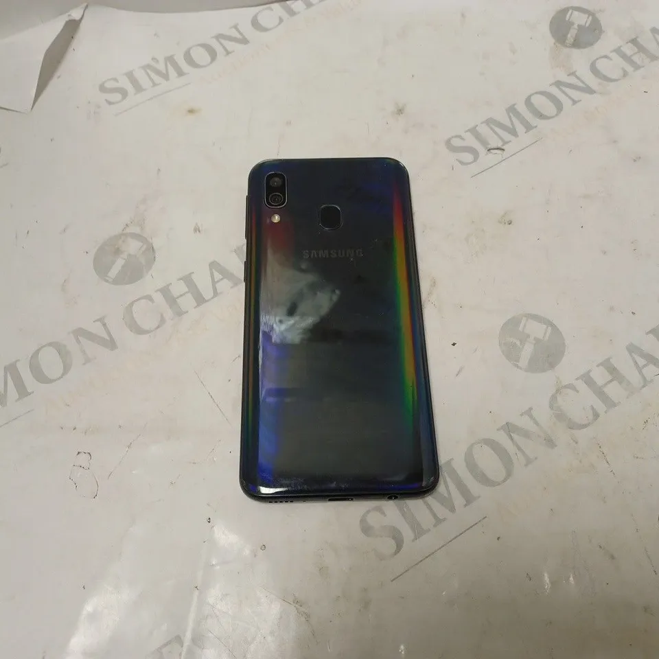 BOXED SAMSUNG GALAXY A40 SMARTPHONE 