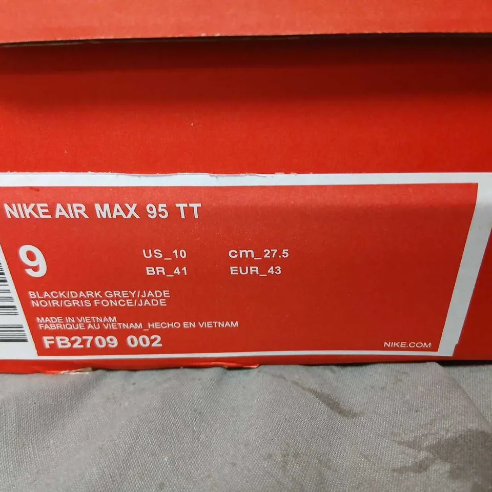 NIKE AIR MAX 95 TT SNEAKERS – UK9 (US10) DARK GREY/BLACK WITH CAMOUFLAGE LINING