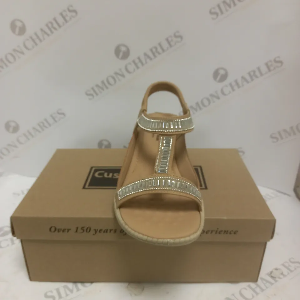 BOXED PAIR OF CUSHION WALK DIAMANTE T BAR SANDALS - SIZE 7