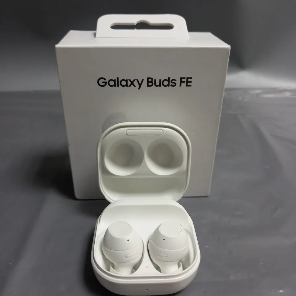 BOXED SAMSUNG GALAXY BUDS FE WHITE