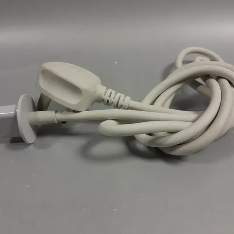 APPROXIMATELY 50 iMAC EXTENSION LEADS