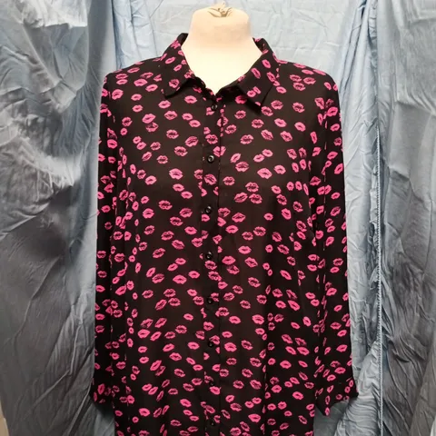 EVANS WOMEN'S BLOUSE – BLACK WITH PINK LIP PRINT, UK 18