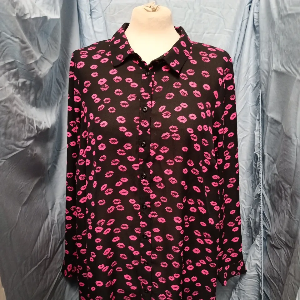 EVANS WOMEN'S BLOUSE – BLACK WITH PINK LIP PRINT, UK 18