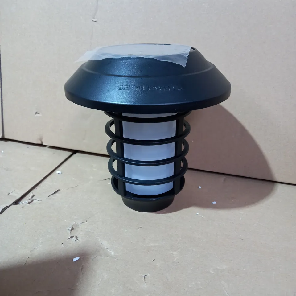 BELL & HOWELL SET OF SOLAR LUMENS DUAL FUNCTION FLAME/ WHITE STAKE LIGHTS