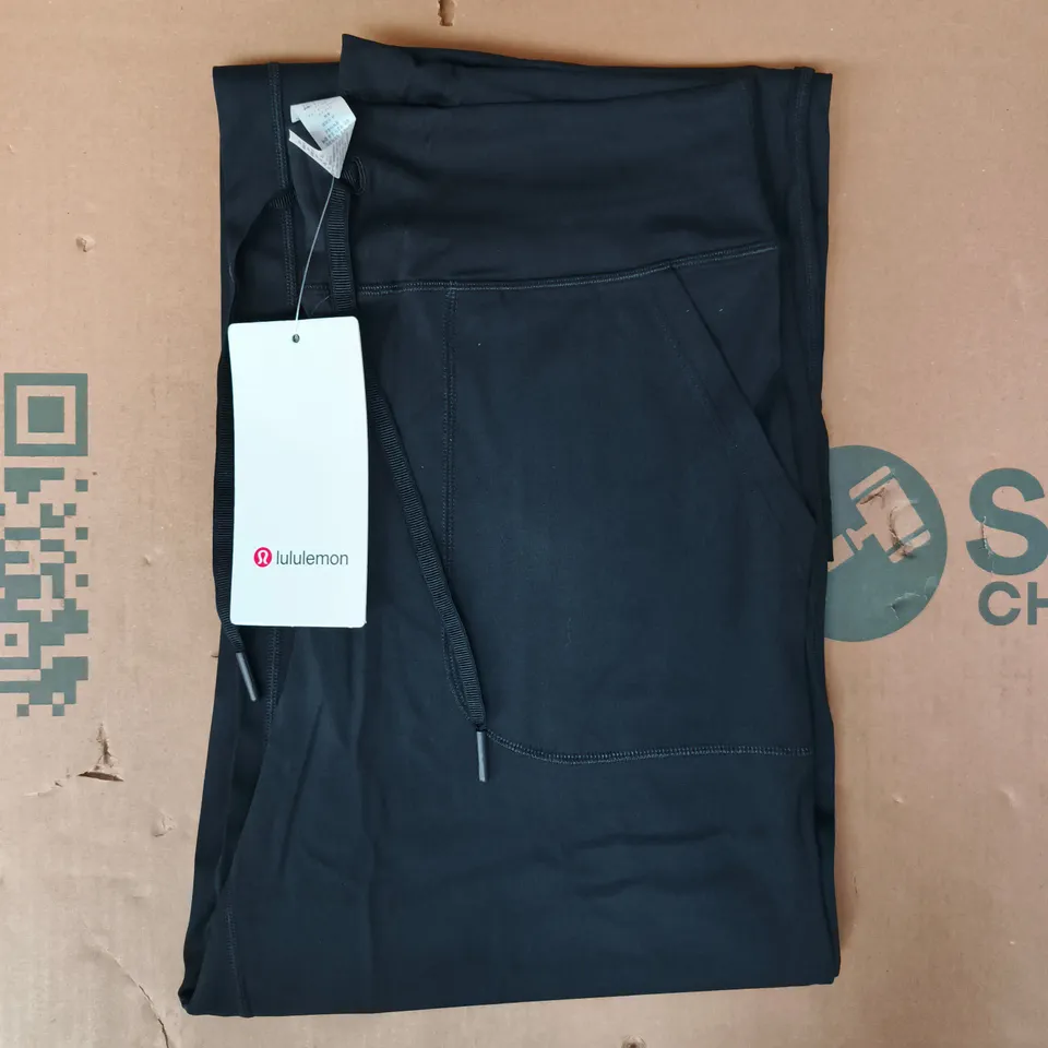 LULULEMON LEGGINGS IN BLACK SIZE 12
