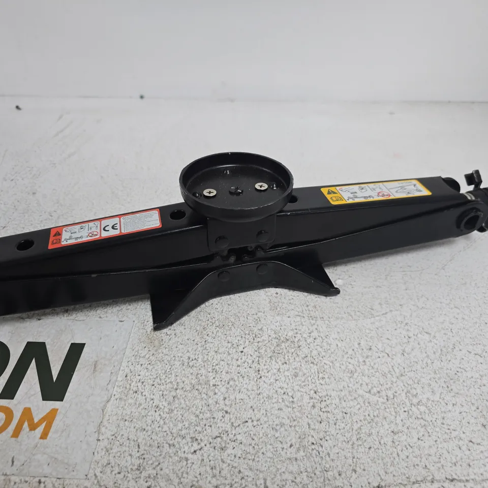 3T VEHICLE JACK IN BLACK 