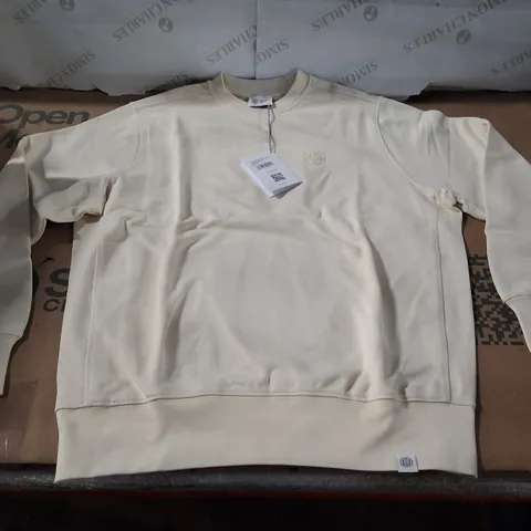 BOX CONTAINING APPROXIMATELY 8 BRASS MONKEY UNISEX SWEATSHIRT – OFF WHITE, UK M