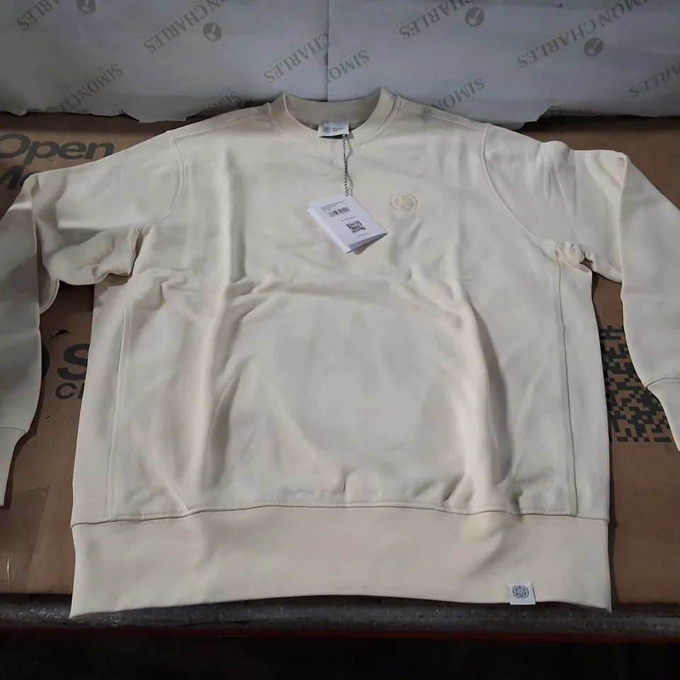 BOX CONTAINING APPROXIMATELY 8 BRASS MONKEY UNISEX SWEATSHIRT – OFF WHITE, UK M