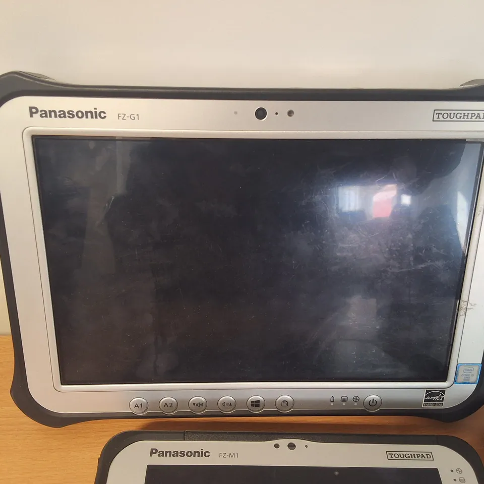 LOT OF 4 PANASONIC TOUGHPAD TABLETS TO INCLUDE FZ-G1 AND FZ-M1