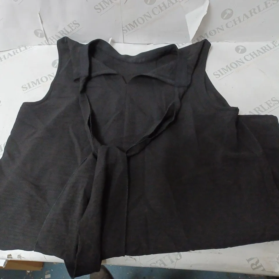 APPROXIMATELY 5 CLOTHING INCLUDING: SLEEVLESS FUR JACKETS BY FRANK USHER, BLACK SLEEVELESS SHIRT, AND ANIMAL PRINT MAXI DRESS (ALL OF DIFFERENT SIZES AND COLOURS)