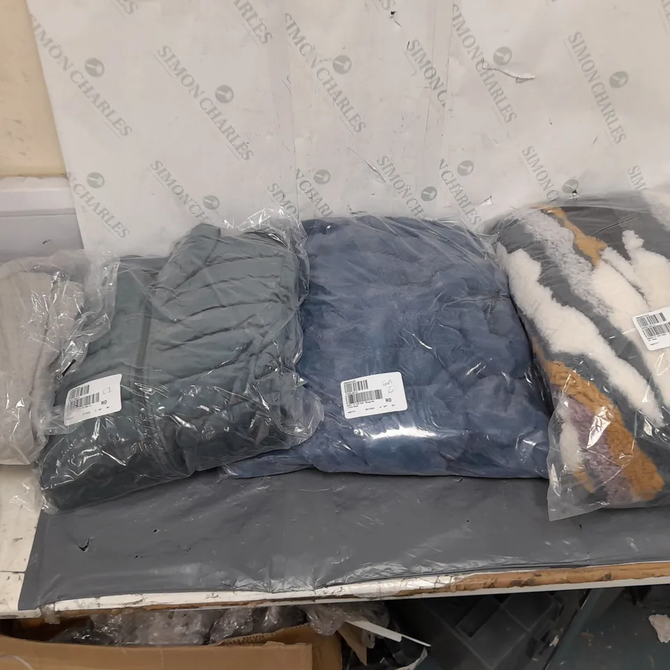 BOX OF APPROXIMATELY 10 ASSORTED BAGGED PIECES OF CLOTHING IN VARIOUS STYLES, SIZES, AND BRANDS 