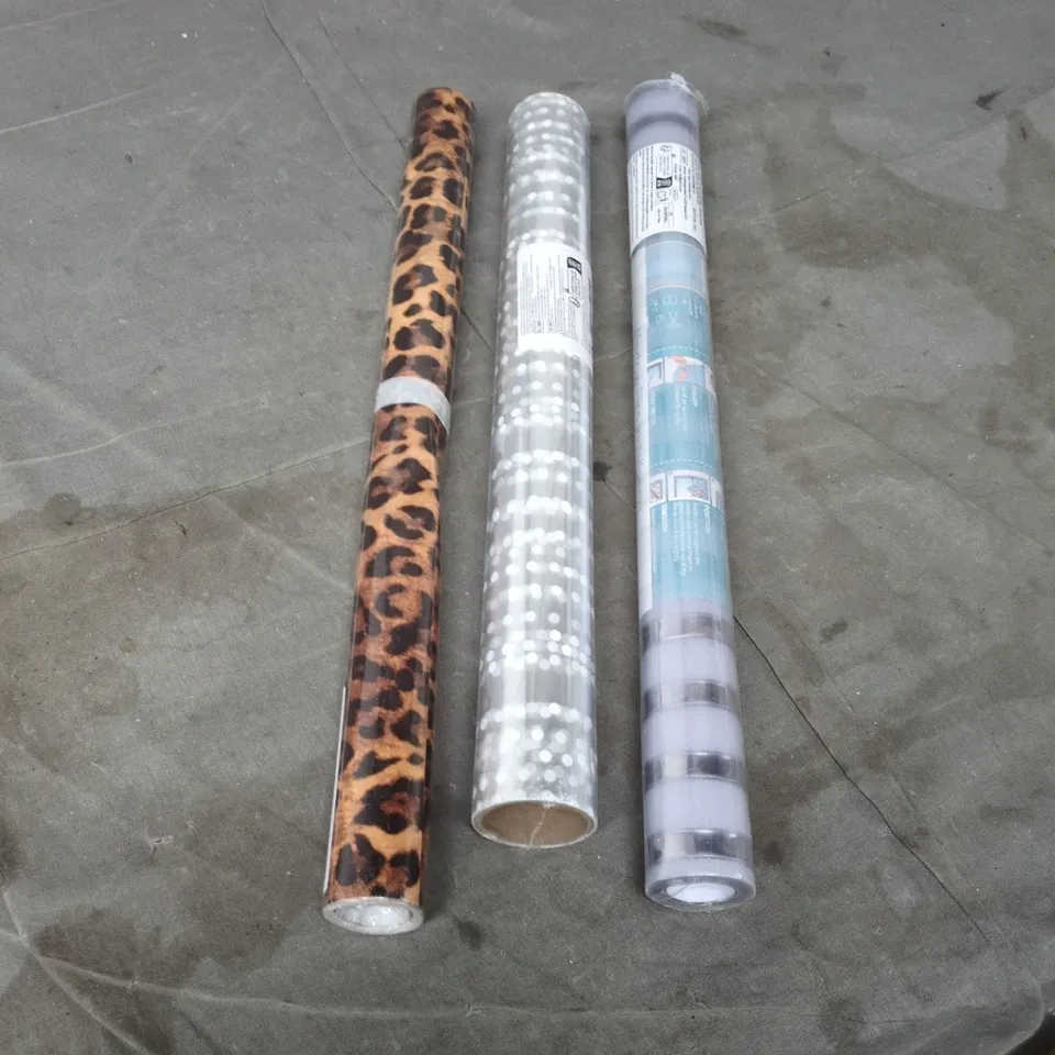BOX OF APPROXIMATELY 16 ASSORTED ITEMS TO INCLUDE: ASSORTED WALLPAPER ROLLS 
