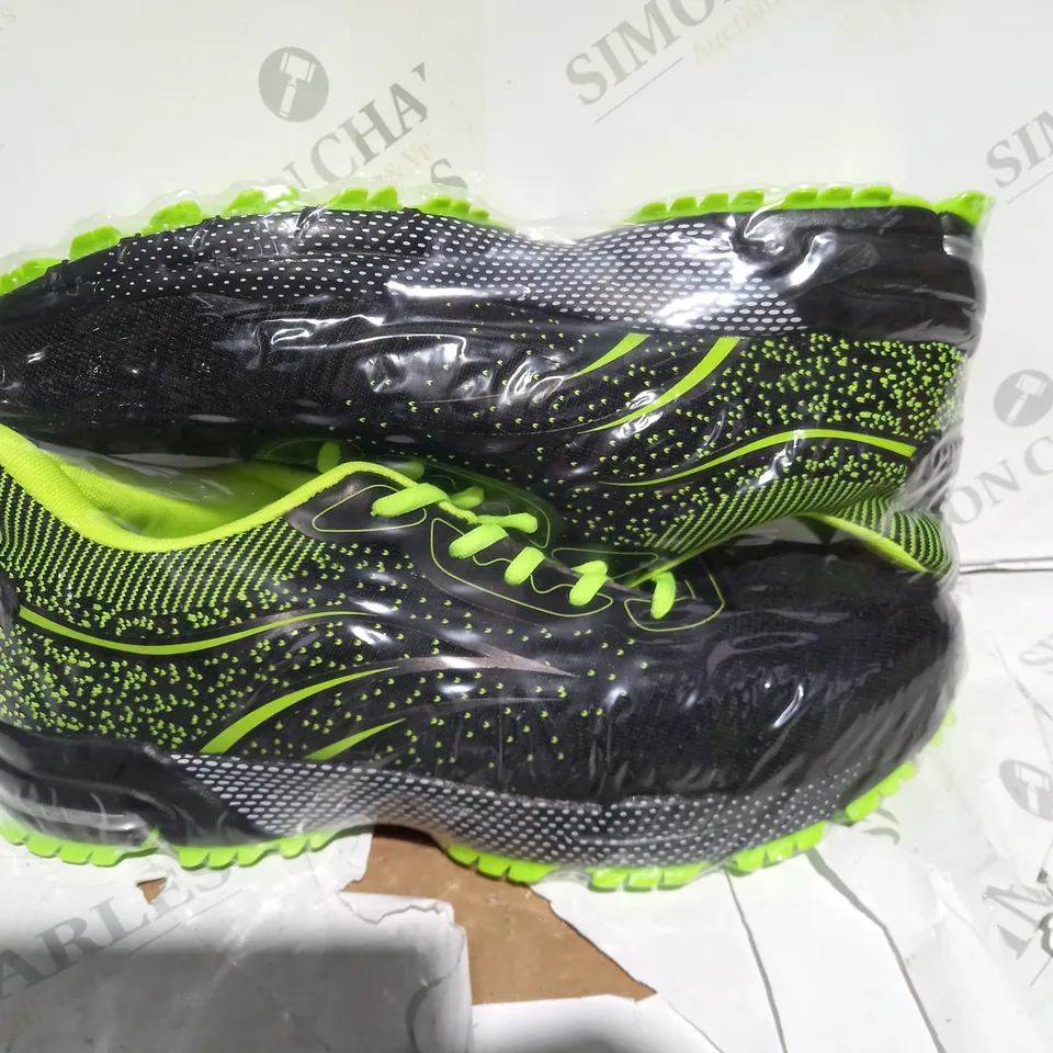 UNBRANDED BLACK & NEON TRAINERS - SIZE UK 13