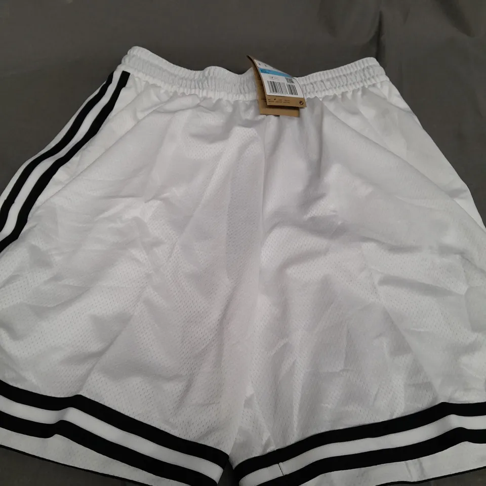 NIKE BASKET BALL SHORTS IN WHITE - MEDIUM