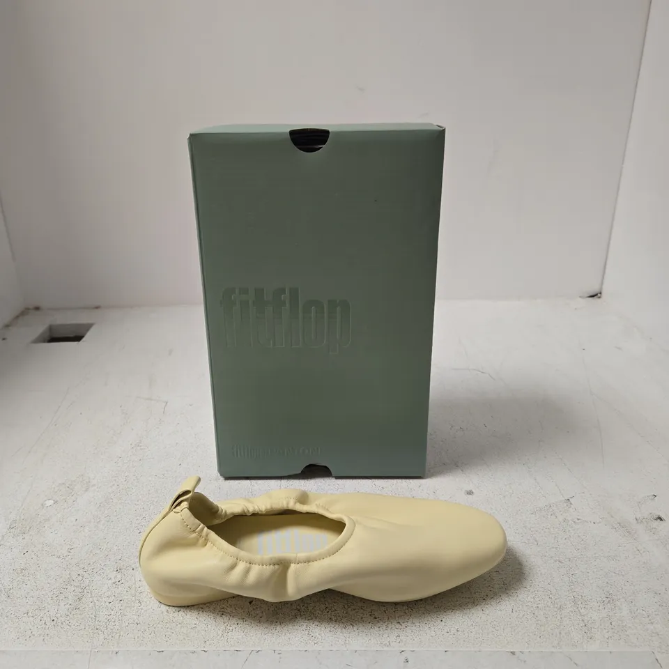 FITFLOP WOMEN'S CREAM SLIP-ON SHOES – BOXED - UK 4 