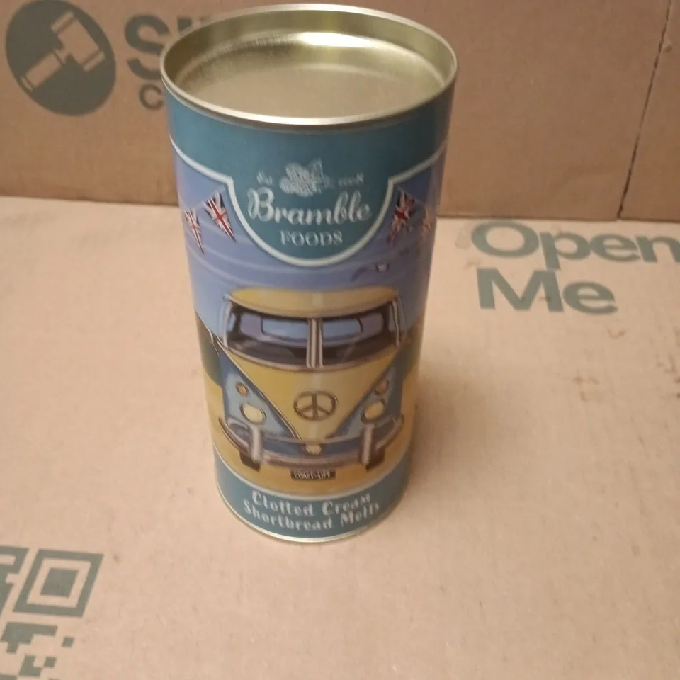 BRAMBLE FOODS CLOTTED CREAM SHORTBREAD TIN – DECORATIVE BLUE CAN - 150G - BB DEC 26 