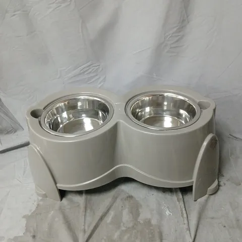DUAL-BOWL PET FEEDING STATION IN GREY WITH STAINLESS STEEL BOWLS