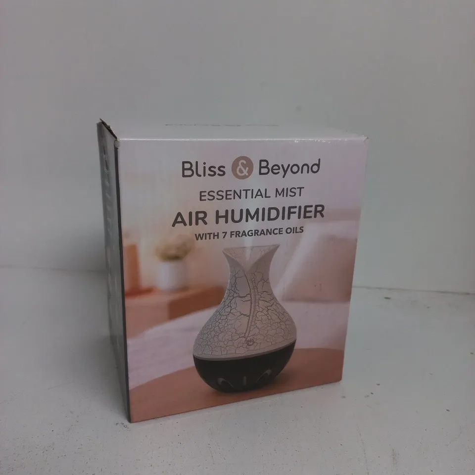 BLISS & BEYOND ESSENTIAL MIST AIR HUMIDIFIER WITH 7 FRAGRANCE OILS – BOXED