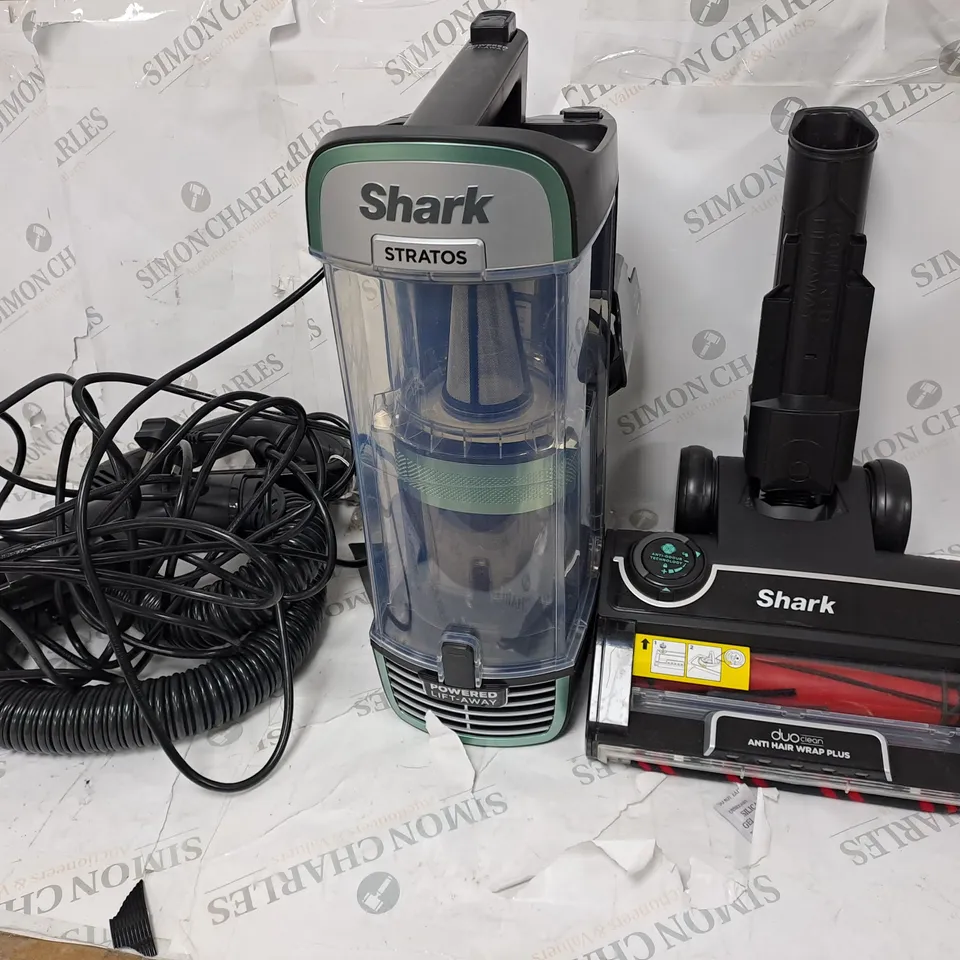 SHARK STRATOS UPRIGHT VACUUM CLEANER WITH PET-TOOL & CAR KIT NZ860UK