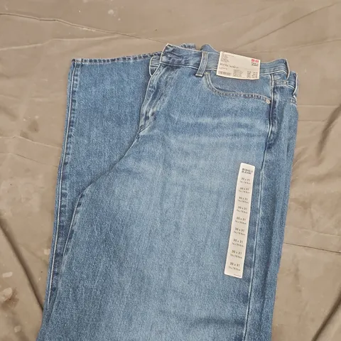 UNIQLO WOMEN’S WIDE STRAIGHT JEANS – LIGHT WASH, UK 12 (WAIST 30 IN × INSEAM 31 IN)