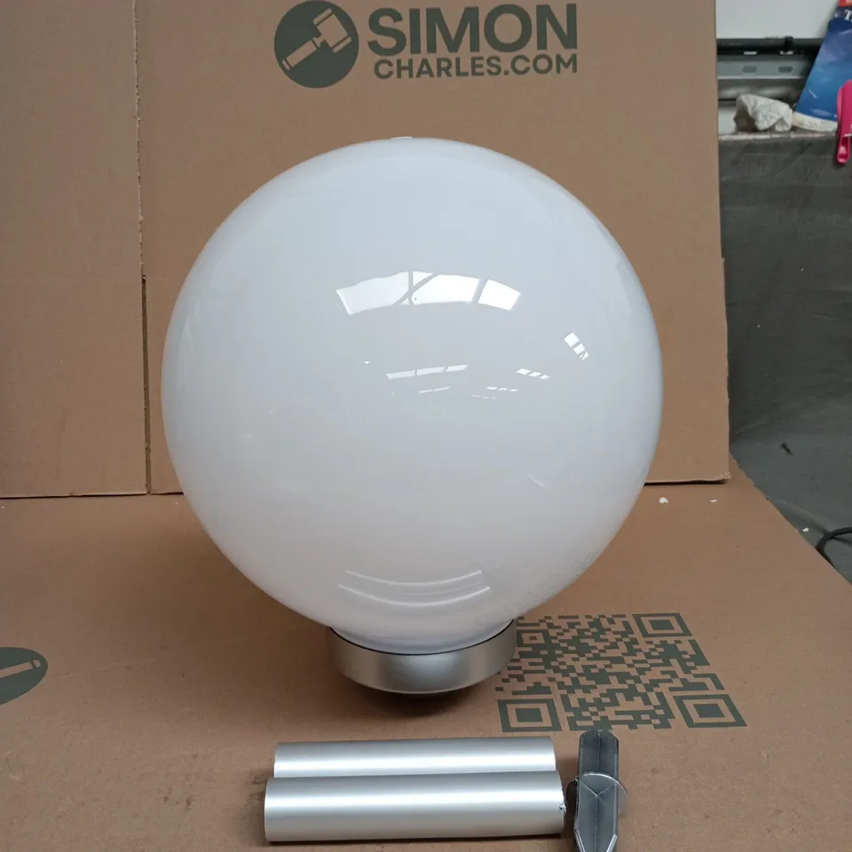 RECHARGEABLE GARDEN LAMP BOXED