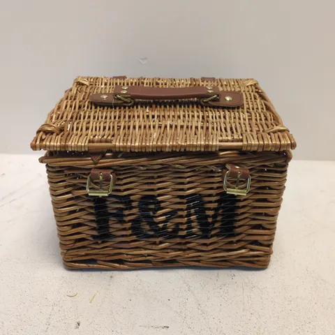 FORTNUM & MASON WICKER HAMPER