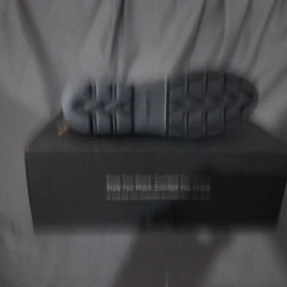 BOXED PAIR OF VIONIC CHARM ALFINA BROGUES IN PEWTER SIZE 8 