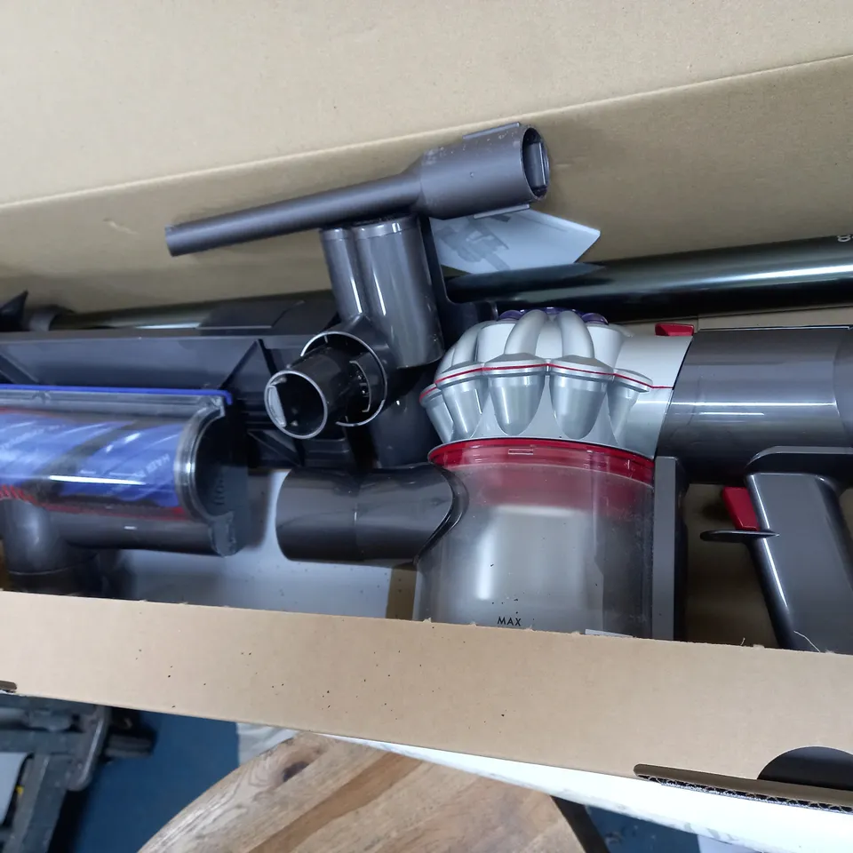DYSON V8 CORDLESS VACUUM CLEANER