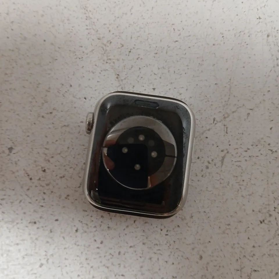 APPLE WATCH SERIES 6 40MM CELLULAR ALUMINIUM 